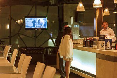 Horario extendido en bares y discotecas podría generar hasta 93 mil millones de pesos adicionales al año en Bogotá
